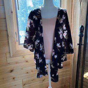 Floral BKE  size small fly away